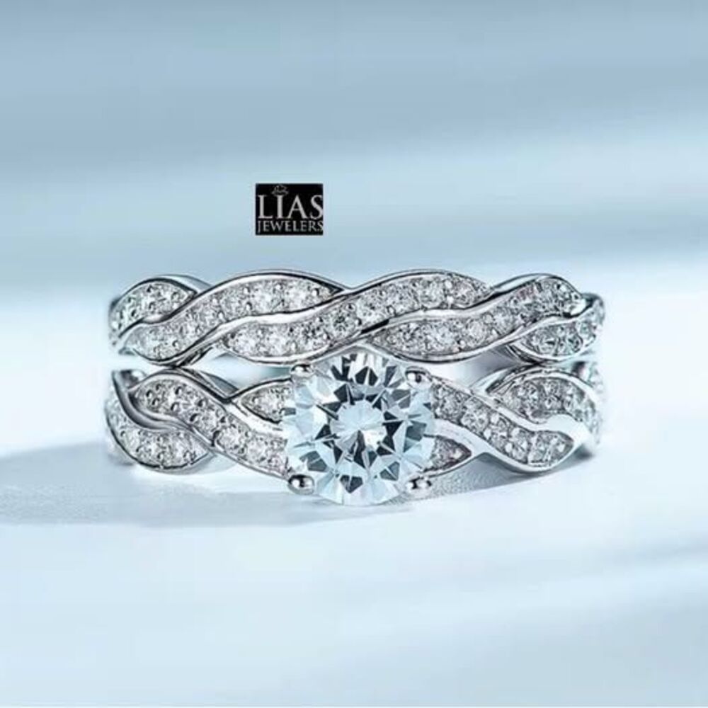 Brand New 18k White Gold Wedding Ring Set
